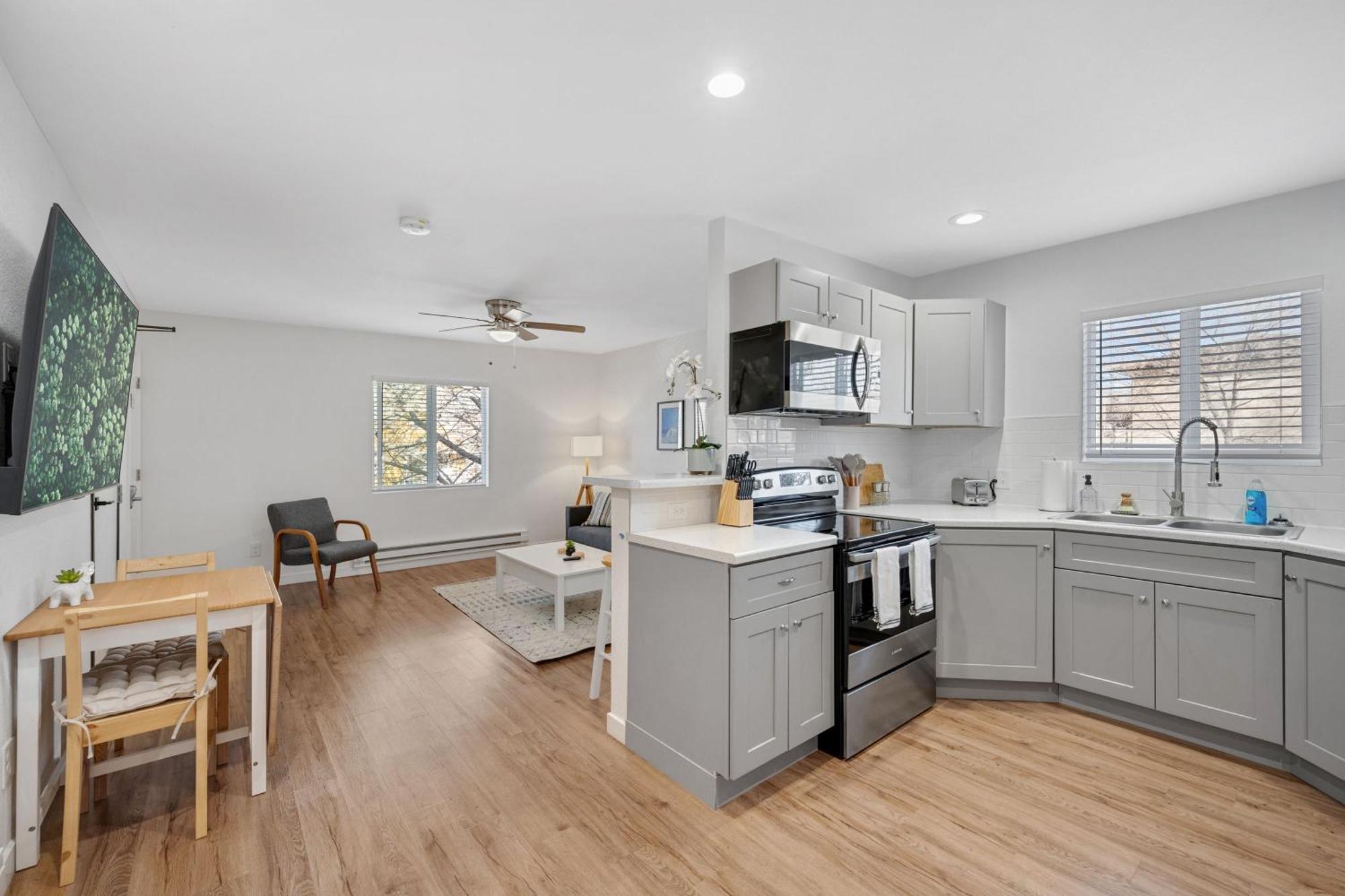 Beautiful Work Stay Retreat In Pueblo Near Downtown Exterior photo